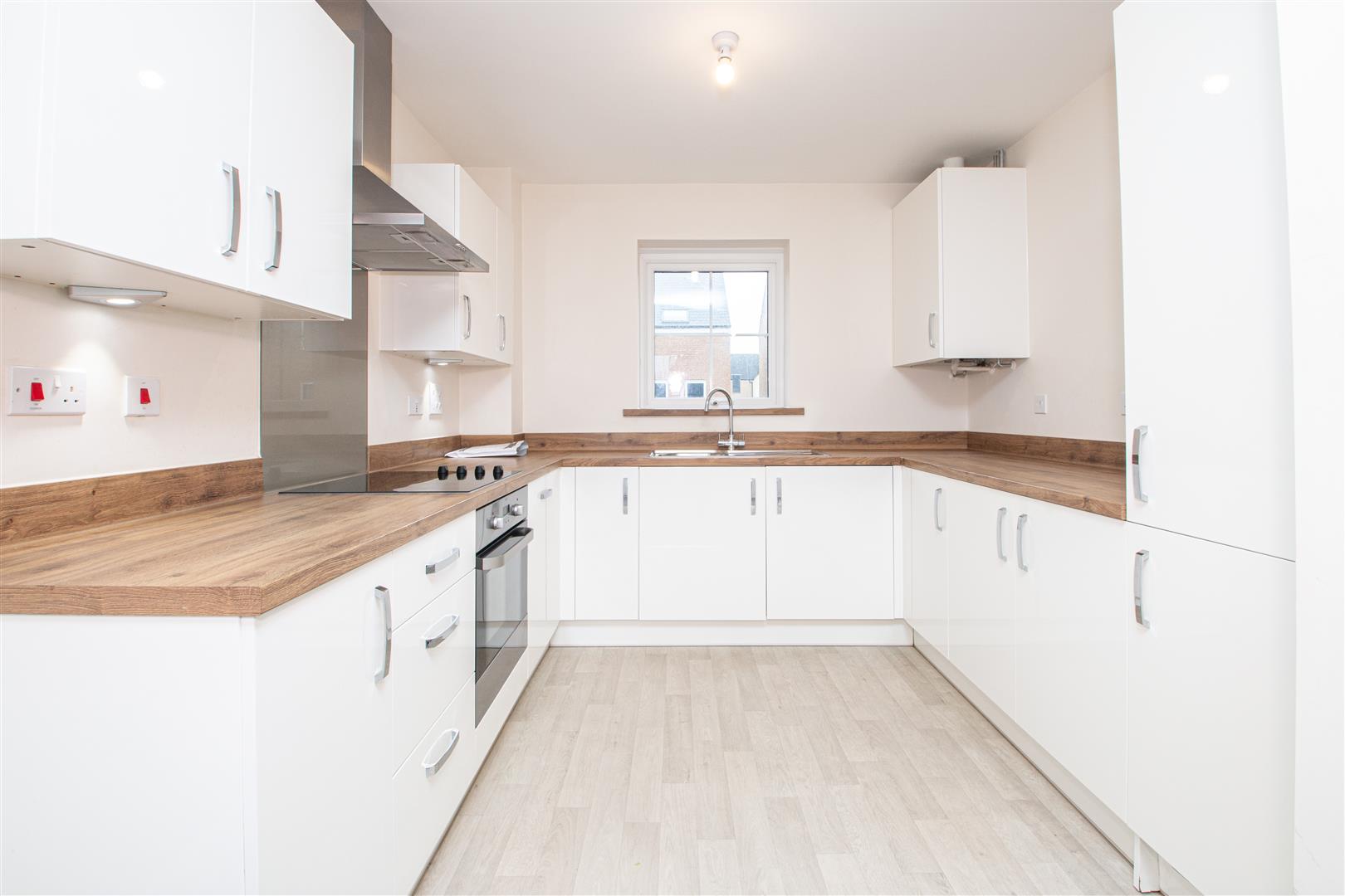 Lithgows Avenue, Brooklands, Milton Keynes